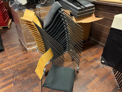 16 st Lammhults Campus-stolar