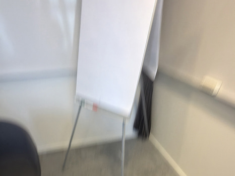 Blädderblock på stativ