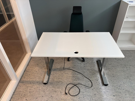Höj-och sänkbart skrivbord Martell, inkl. kontorsstol