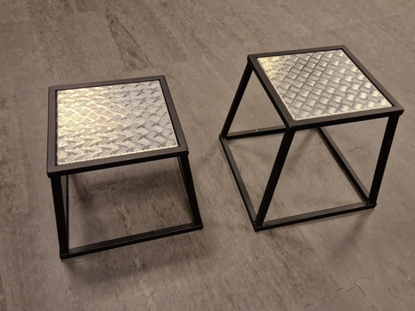 2 st plyoboxar i metall, 50 resp 60 cm