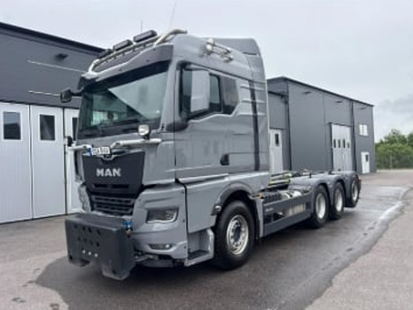 Tridemväxlare MAN TGX 35.520 8X4-4 BL CH -2023 | JOAB 24 ton | Plogutrustad