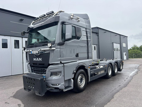 Tridemväxlare MAN TGX 35.520 8X4-4 BL CH -2023 | JOAB 24 ton | Plogutrustad