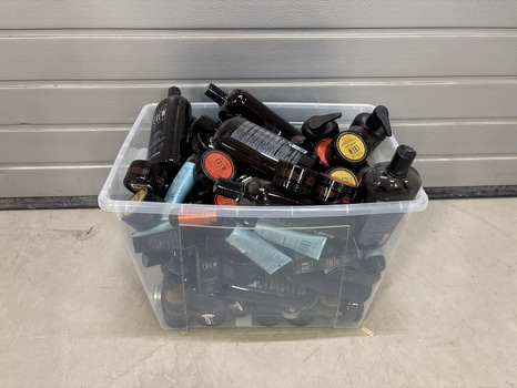 Parti med hårvårdsprodukter American crew