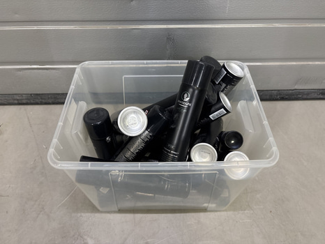 Parti med hårvårdsprodukter Awapuhi