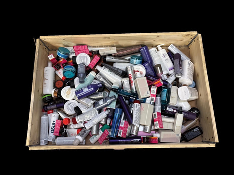 Parti med diverse hårvårdsprodukter