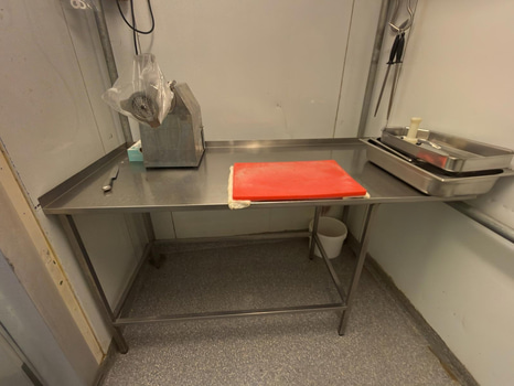 Stainless steel workbench, 158 x 70 x 89 cm