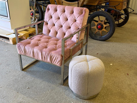 Fåtölj med fotpall, rosa/ grå