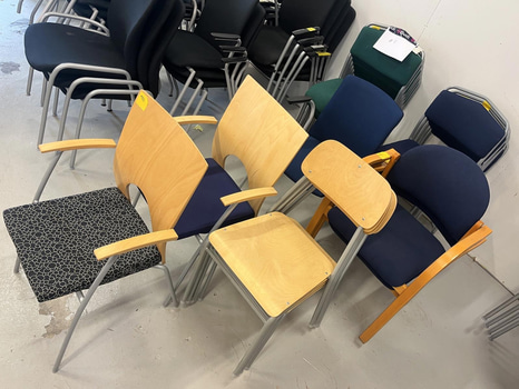Parti konferens- & besöksstolar i blandade modeller