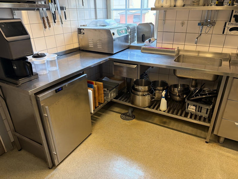 Rostfri arbetsbänk med ho, hörnmodell
