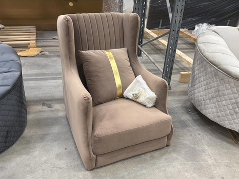 Fåtölj, brun sammet