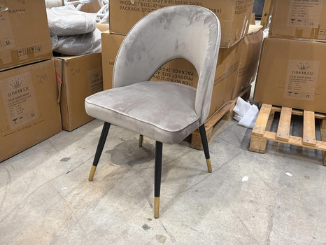 10 st stolar, grå sammet, ben i svart/ guld