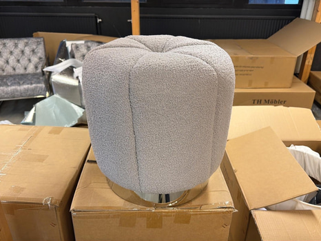 2 st puffar, grått teddytyg