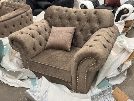 Fåtölj, brun sammet