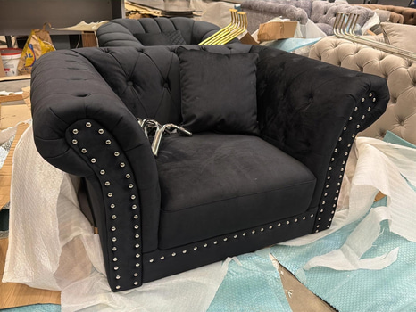 Fåtölj, svart sammet