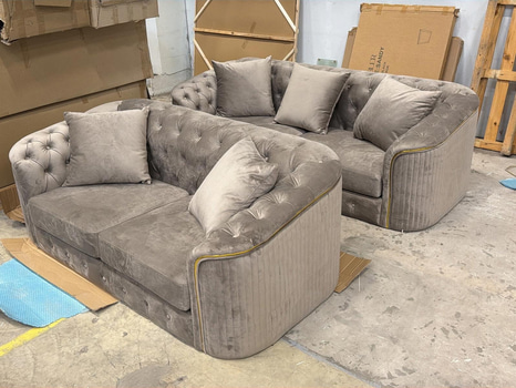 2 st soffor, 180-210 cm, grå sammet