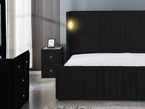 Säng med gavlar i svart sammet, 180x200 cm