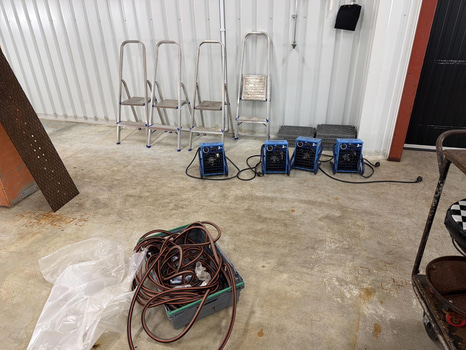 Palldragare, möbler & parti med blandat gods