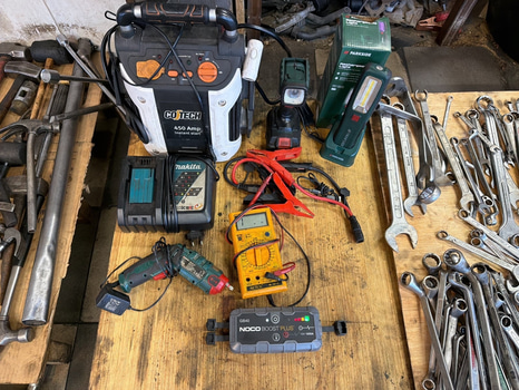 Startbooster & batteriladdare m.m.