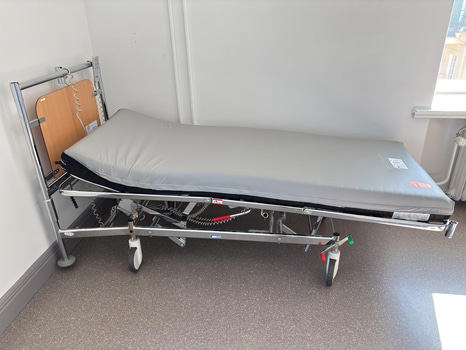 Sjukhussäng, elektrisk, ställbar
