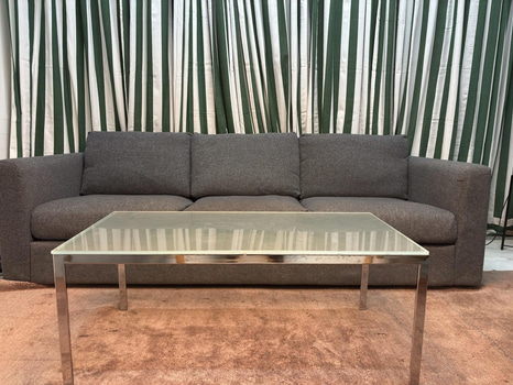 Soffa inklusive glasbord