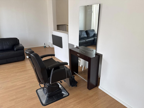Frisörstol med bord & spegel