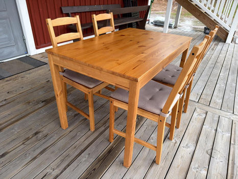 Parti IKEA Jokkmokk 19 st. bord, 77 st. stolar med dynor