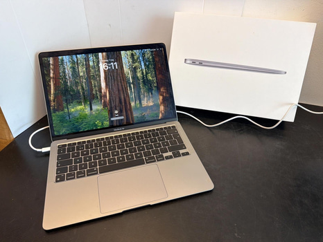 MacBook Air Apple M1, 8 GB RAM, 256 GB
