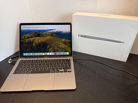 MacBook Air M1, 2020, 8 GB RAM