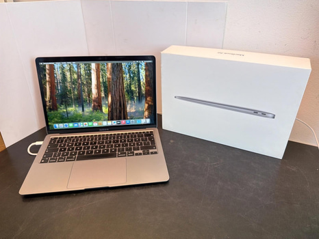 MacBook Air, M1, 8 GB RAM