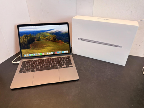 MacBook Air Apple M1, 8 GB RAM, 256 GB SSD