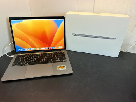 MacBook Air, M1, 8 GB RAM