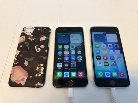 2 st iPhone SE, 64 GB