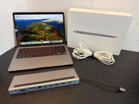 MacBook Air, M1, 8 GB RAM