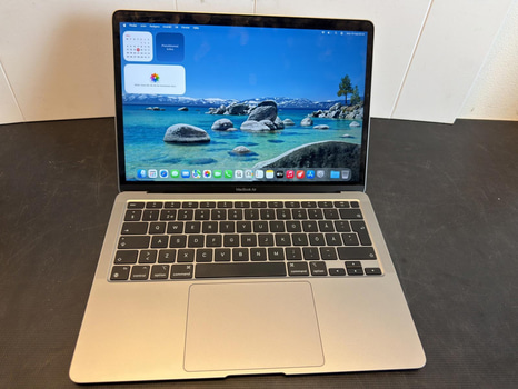 MacBook Air, M1, 8 GB RAM