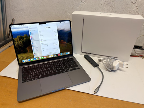 Laptop Apple MacBook Air, M2, 8 GB RAM