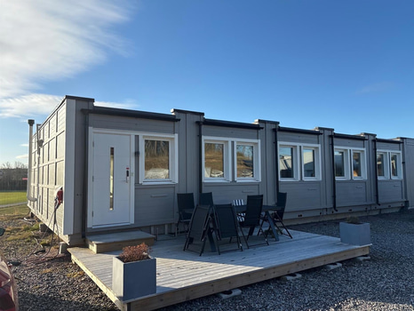 Bodetablering med 5 bodar, 135m2, med kök, kontor, toalett och luftvärmepump/AC