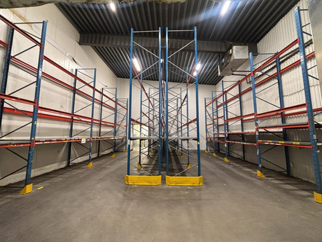 Cirka 120 meter pallställage