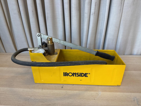Provtryckningspump Ironside