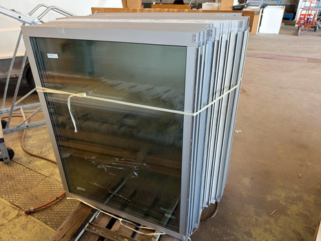 28 st. Glaspartier – aluminium – 1040x1070 mm