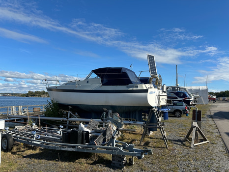 Albin Segelbåt Olivia, i hamn