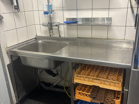 Diskbänk rostfri med diskblandare / dusch.