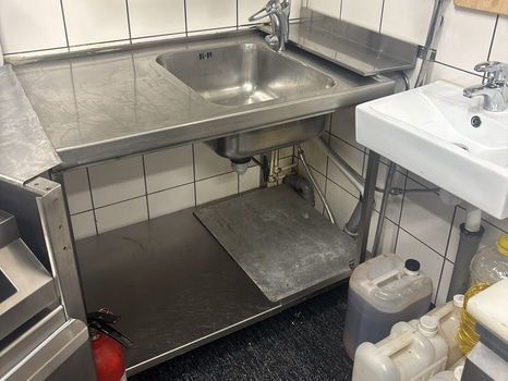 Diskbänk rostfri inkl. blandare.