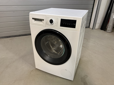 Tvättmaskin Bosch Serie 4, med Iron Assist.