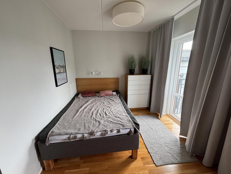 Inventarier till fullt möblerad enrummare - se alla bilder för komplett innehåll