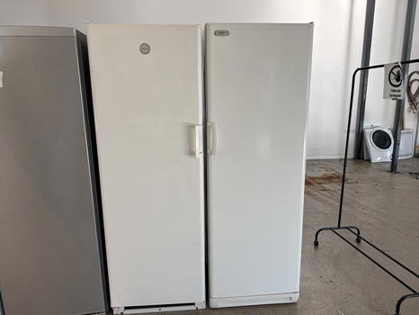 2 st Kylskåp Electrolux & ElektoHelios