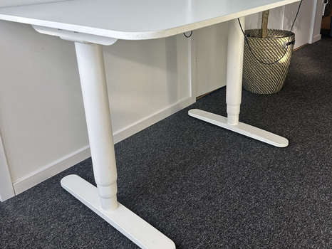 Skrivbord höj- och sänkbart, vit