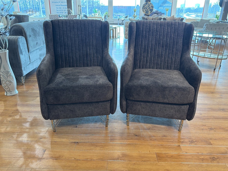 2 st fåtöljer i grå sammet