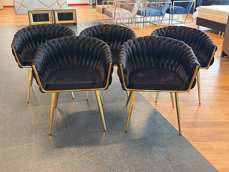 5 st stolar, svart sammet/ guld