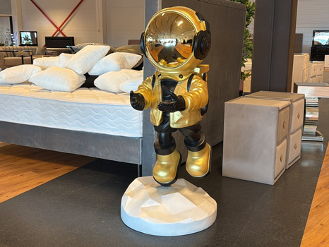 Astronaut, guld/ svart