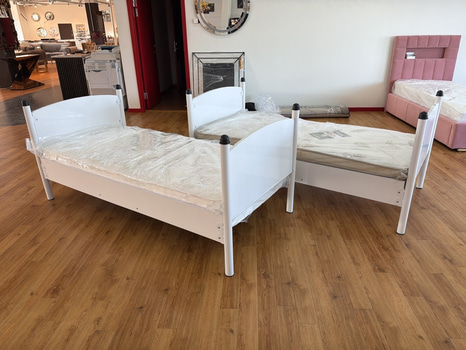 2 st sängar, 90x190 cm